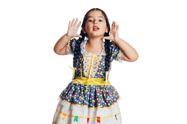 Chica brasileña vestida con ropa típica para la Festa Junina - Ju —  Fotos de Stock