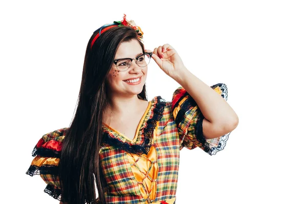 Braziliaanse vrouw met bril en typische kleren voor de Festa Junina-June Festival — Stockfoto