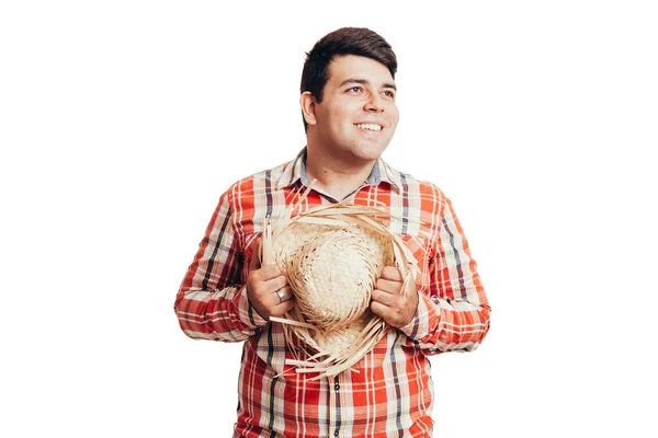 Braziliaanse man draagt traditionele kleren voor Festa Junina-June Festival-geïsoleerd op witte achtergrond — Stockfoto