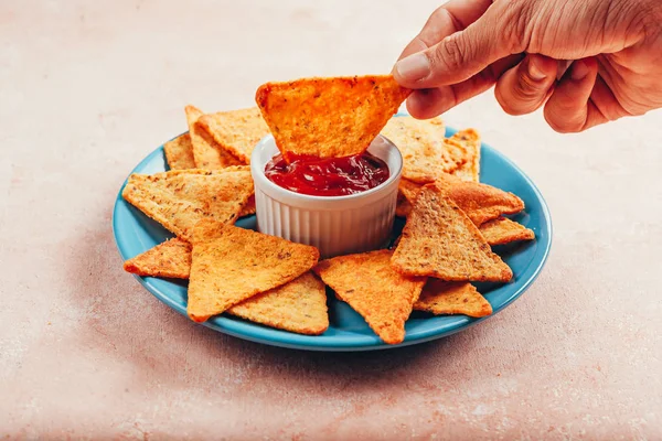 Mexican corn chips nachos with salsa dip — Stock Photo, Image