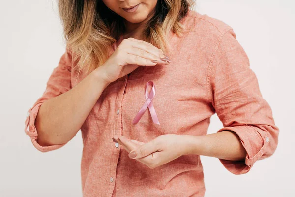 Здравоохранение Медицина Женщина Розовой Лентой Информированности Раке Молочной Железы — стоковое фото