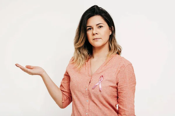 Konsep Perawatan Kesehatan Dan Pengobatan Wanita Dengan Kesadaran Kanker Payudara — Stok Foto