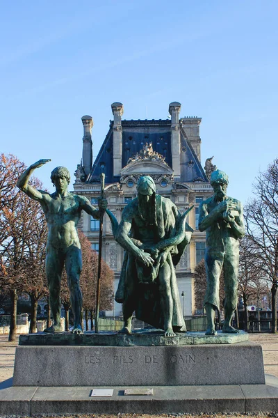 Staty av Kain söner i Tuileries-trädgården, Paris, Franc — Stockfoto