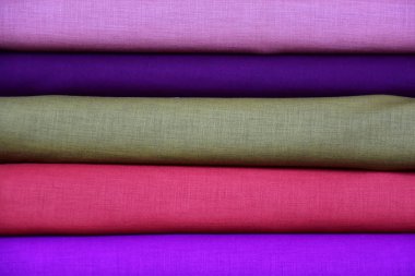 Renkli kumaş katmanı. 