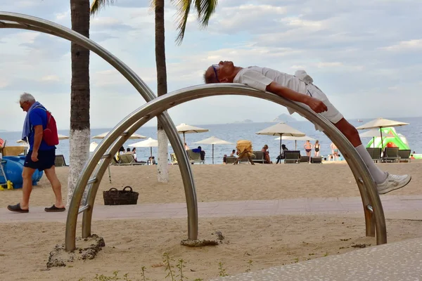 Julio 2018 Nha Trang Vietnam Una Persona Sana Enferma Anciano — Foto de Stock