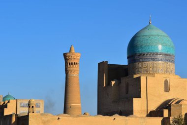 Eski binalar, mmeheti manzaraları, Buhara'Kalyan minaresi çatılar görünümünü. Özbekistan. Metniniz için kopya alanı