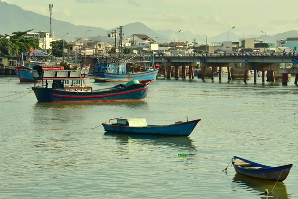 Juli 2018 Nha Trang Vietnam Det Finns Många Fiskebåtar Viken — Stockfoto