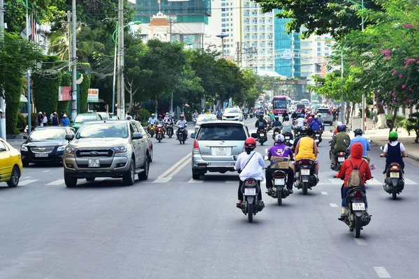 Juli 2017 Nha Trang Vietnam Trafik Gatorna Staden — Stockfoto