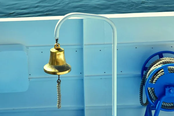 Glocke Auf Segelschiff — Stockfoto