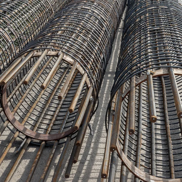 Cylindrical reinforcing cage of concrete pile