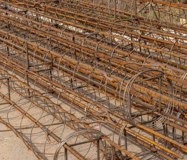Çelik konstrüksiyon kafesleri takviyeli