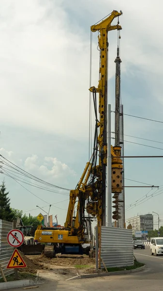 Agosto 2018 Krasnoyarsk Rusia Hormigón Perforación Máquina Instalación Refuerzo Jaula — Foto de Stock