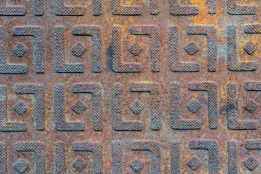 Desen çentik - gri vintage metal koyu arka plan, doku yakın çekim ile çelik levha 