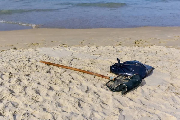 Herramientas Para Limpiar Playa Arena Escombros Algas — Foto de Stock