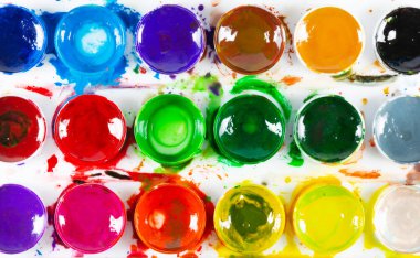 Dairesel formlarda bir dizi çocuk boyası yakın çekim