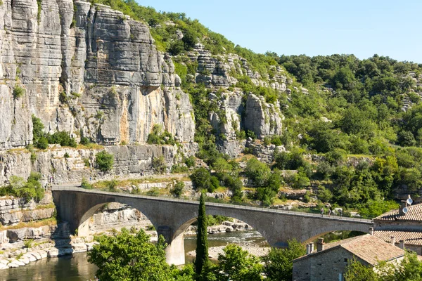 Vista Panoramica Del Vecchio Ponte Sull Ardeche Balazuc Uno Splendido — Foto Stock