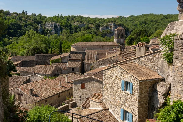 Θέα Στις Στέγες Της Παλιά Μεσαιωνική Γαλλική Κοινότητα Labeaume Στον — Φωτογραφία Αρχείου