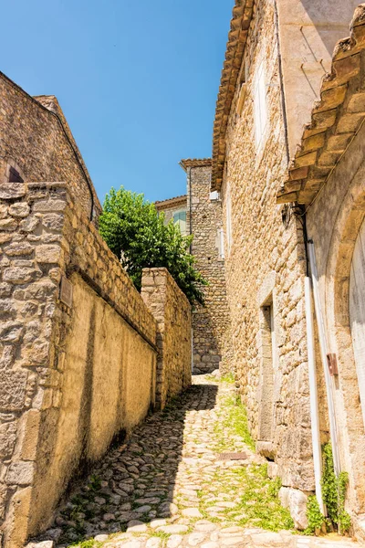 Vista Pequeño Callejón Empedrado Pueblo Medieval Labeaume Ardeche Francia —  Fotos de Stock