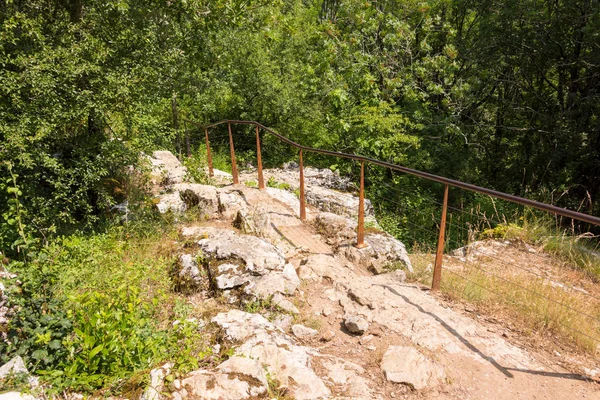 Sentiero Roccioso Assicurato Con Cavi Acciaio Belvedere Sopra Labeaume Presso — Foto Stock