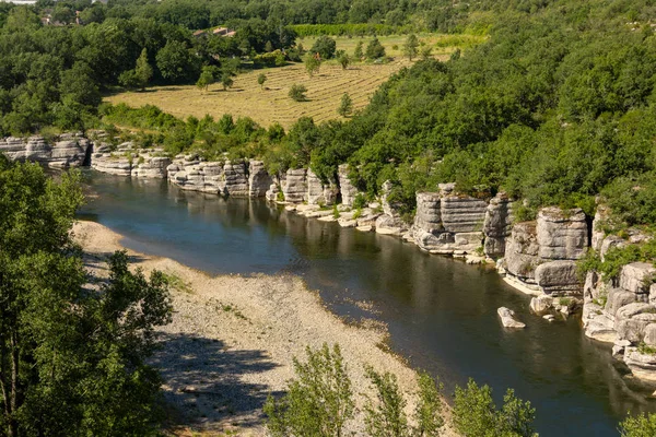 Βράχοι Στις Όχθες Του Ποταμού Ardeche Στο Cirque Des Gens — Φωτογραφία Αρχείου