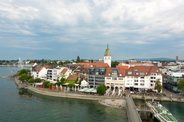 Panoramik şehir Friedrichshafen görüntüleme kuleden Konstanz Gölü