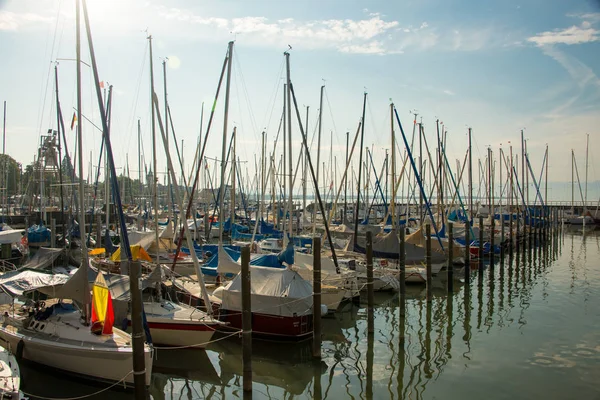 Blick Den Yachthafen Von Friedrichshafen Bodensee Mit Seinen Vielen Segelyachten — Stockfoto