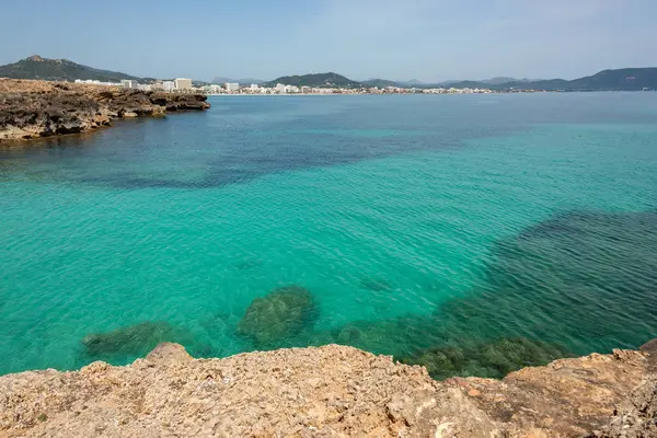 Uitzicht Heldere Turquoise Wateren Van Middellandse Zee Aan Het Strand — Stockfoto
