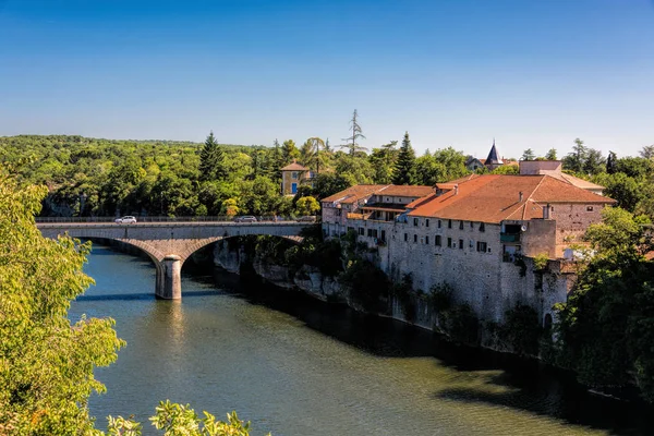 Puente sobre el Ardeche por el pueblo Ruoms —  Fotos de Stock