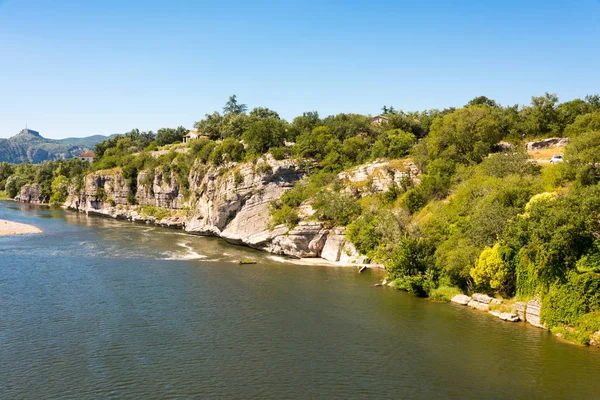 Vista del río Ardeche cerca de Ruoms en Francia — Foto de Stock