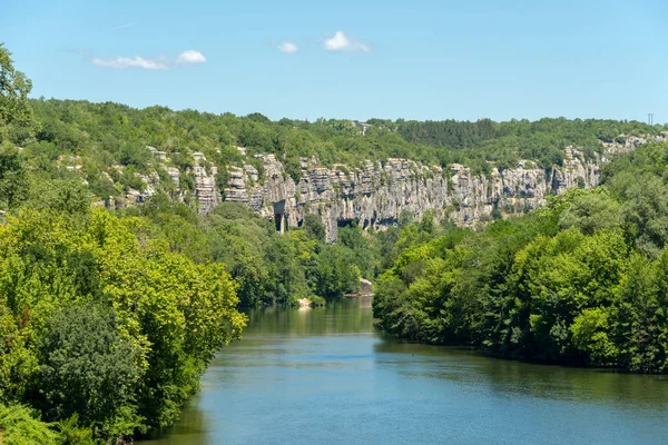 Blick auf den Fluss Ardeche bei Ruoms in Frankreich — Stockfoto