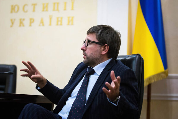 Заместитель министра юстиции Украины, руководитель пенитенциарной службы Украины Денис Чернышов во время брифинга в Киеве, Украина. Ноябрь 12, 2017
.