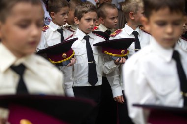 Kiev, Ukrayna okulun ilk günü öğrenci'nın Lisesi Ukraynalı çocuklar katılın. 1 Eylül 2016.