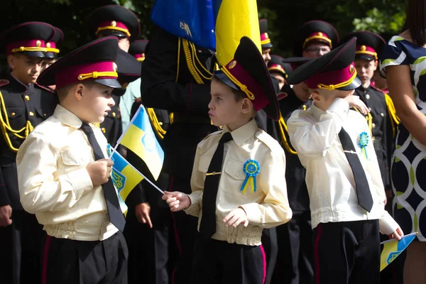 Ukrainische Kinder Aus Dem Kadetten Lyzeum Besuchen Den Ersten Schultag — Stockfoto