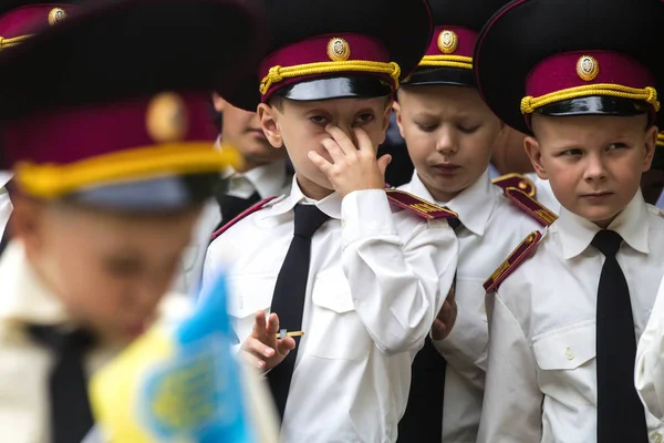 Kiev, Ukrayna okulun ilk günü öğrenci'nın Lisesi Ukraynalı çocuklar katılın. 1 Eylül 2016.