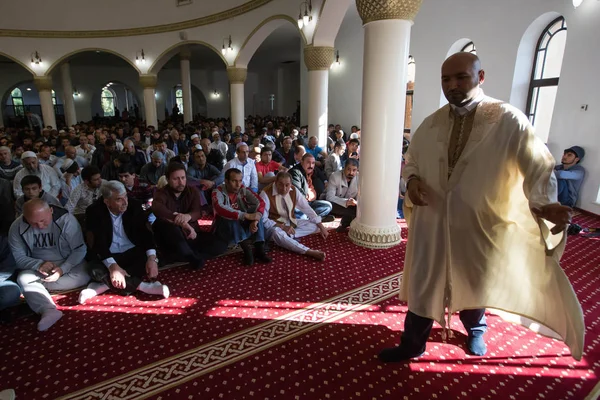 Müslümanlar Kurban Bayram Kiev Ukrayna Tatil Sırasında Rahma Camide Dua — Stok fotoğraf