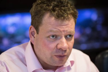 Kiev, Ukrayna gazetecilerle bir toplantı sırasında Kiev telekomünikasyon şirketi Peter Chernyshov Genel Müdürü. Kasım 19, 2015.