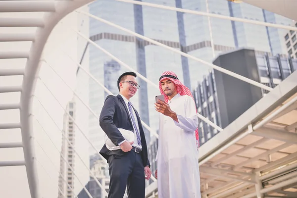 Αραβικά Επιχειρηματικές Ιδέες Αραβικά Επαγγελματίες Άνθρωποι Εργάζονται Στην Επιχειρηματική Συνοικία — Φωτογραφία Αρχείου