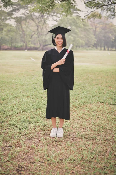 Examen Konceptet Graderad Studenter Examen Dag Asiatiska Studenter Ler Glatt — Stockfoto