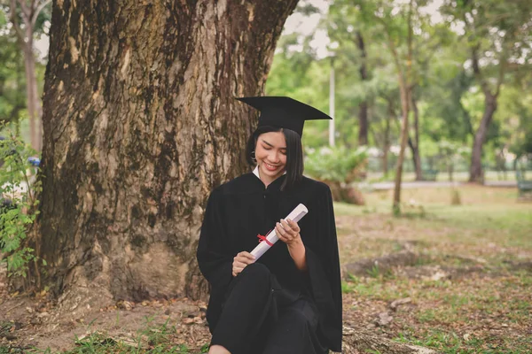 Examen Konceptet Graderad Studenter Examen Dag Asiatiska Studenter Ler Glatt — Stockfoto