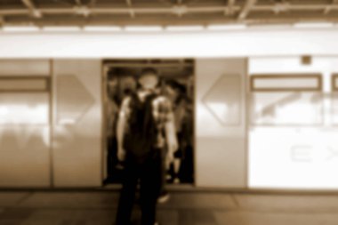 bulanık fotoğraf, bulanık görüntü, insan istasyonunun elektrikli tren, arka plan