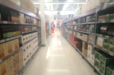 bulanık fotoğraf, bulanık görüntü, raflar, arka plan çeşitli içki markaları