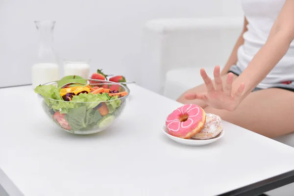 Concetto Alimentazione Sana Belle Ragazze Stanno Scegliendo Mangiare Con Mani — Foto Stock