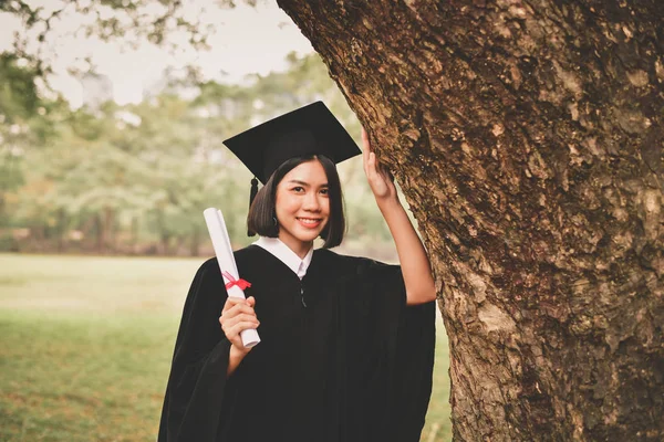 Examen Konceptet Graderad Studenter Examen Dag Asiatiska Studenter Ler Glatt — Stockfoto