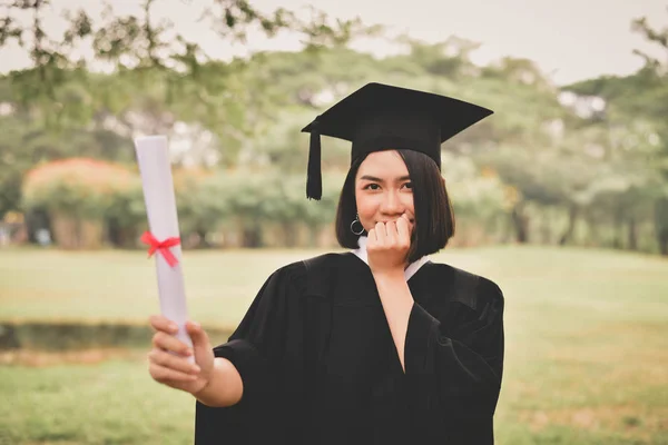 Examen Konceptet Graderad Studenter Examen Dag Asiatiska Studenter Ler Glatt — Stockfoto