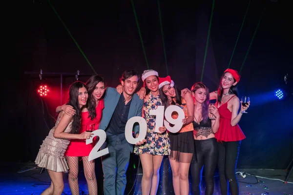 Adolescentes Estão Comemorando Festa Noite — Fotografia de Stock