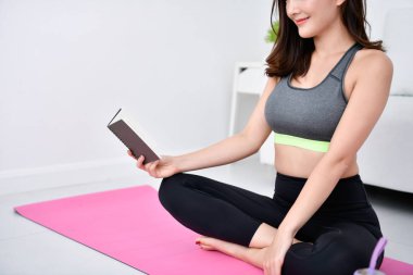 Sağlık kavramı. Güzel kızlar sağlık hakkında bilgi arıyorsunuz.