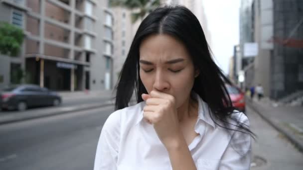 Travel Concept Asian Woman Coughing Traffic Background Resolution — Stock Video