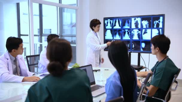 Concepto Médico Los Expertos Están Enseñando Los Estudiantes Medicina Sala — Vídeo de stock