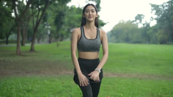 Exercise Concepts Beautiful Woman Exercising Park Resolution — Stock Video