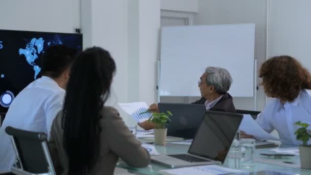 Geschäftskonzepte Die Geschäftspartner Treffen Sich Büro Auflösung — Stockvideo